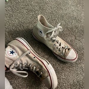 Women’s white old school chuck Taylor converses